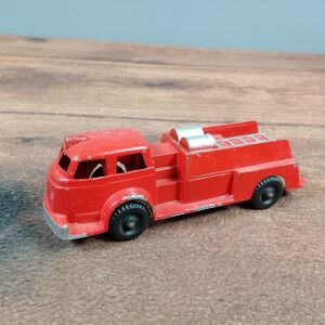 Vintage Hubley 402 Diecast Fire Truck Pumper Engine Red Metal Toy Made in USA